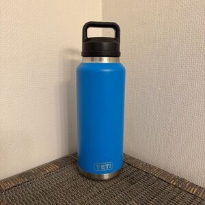 YETI Rambler 46 oz. Bottle (Blue)